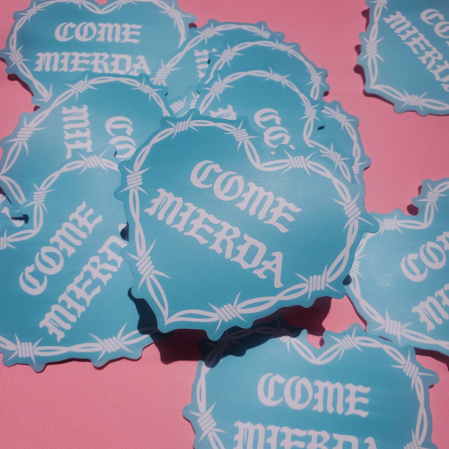 COME MIERDA STICKER